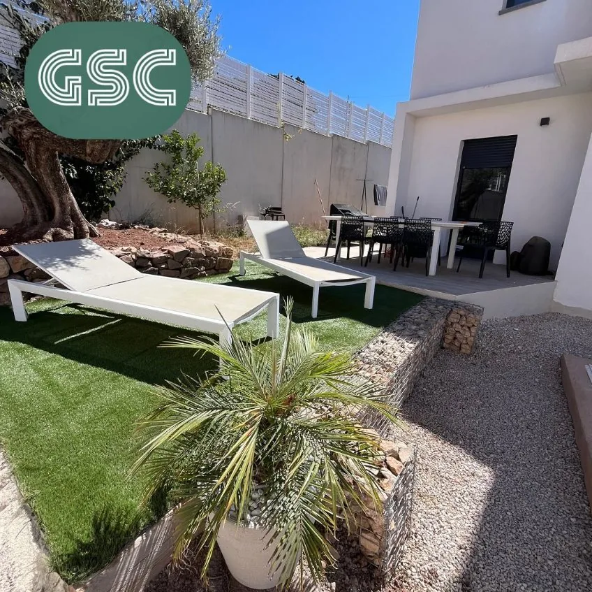 Terrasse, gazon et brise-vue posés par GSC à La Garde